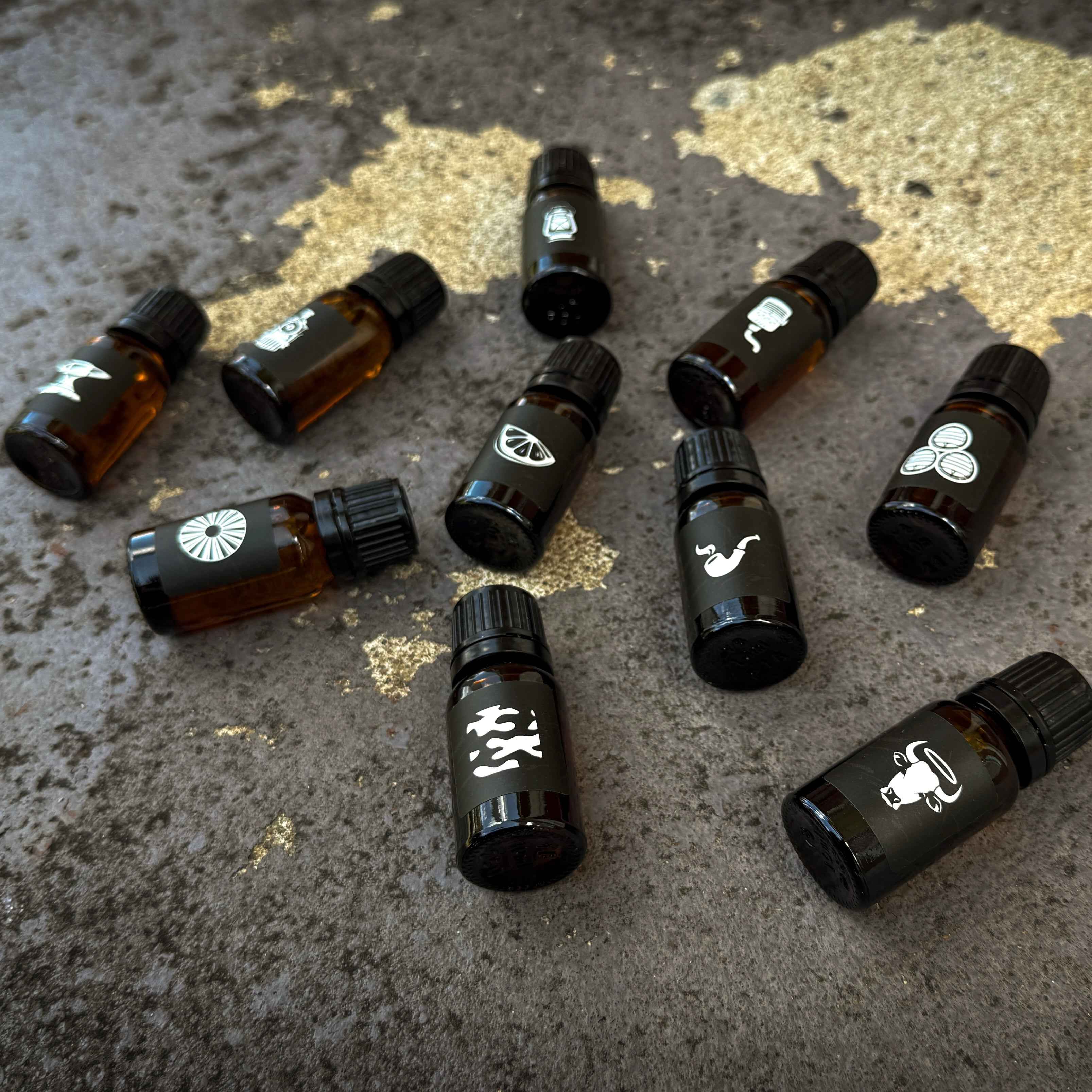 Explorer Beard Oil Kit - 8-Scent Sample Pack | CBC – Chattanooga